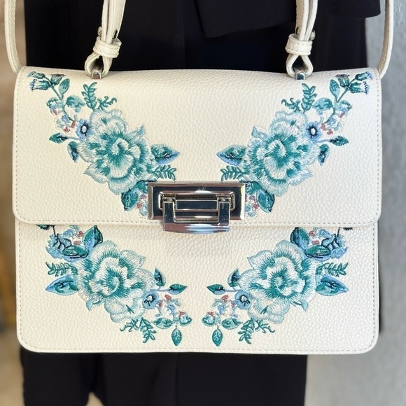 White House Black Market Floral Embroidered Adjustable Removable Shoulder Bag - Picture 3 of 7